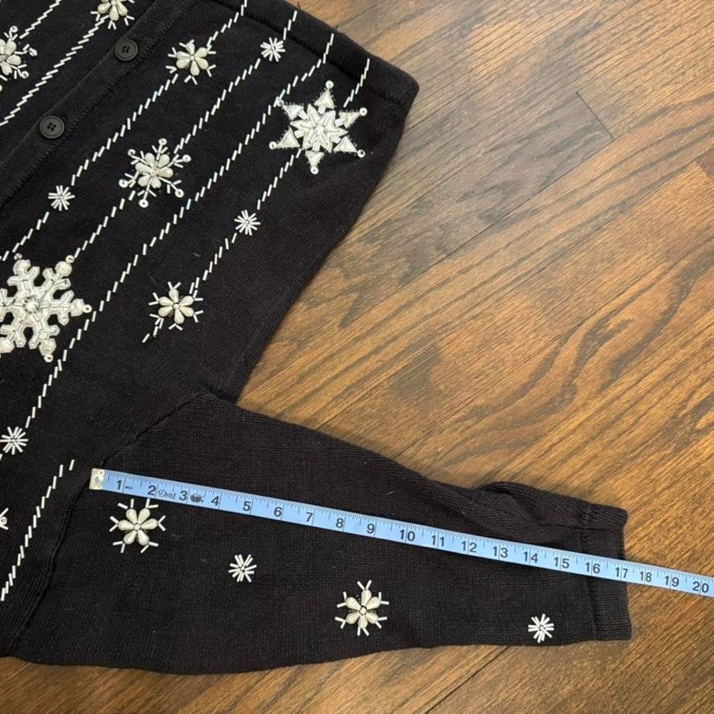 Vintage 90s Black Button Up Cardigan With White Snowflakes Size Large Knitwear - Picture 7 of 7